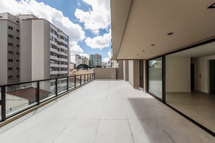 Apartamento garden com 3 suítes e terraço de 50m² para venda