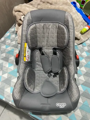 Vendo carrinho e bebê conforto