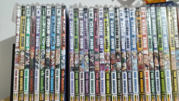 Mangás One Piece Panini 1 ao 45 + databooks