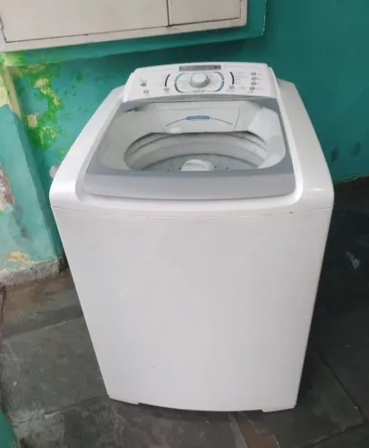 Máquina de lavar roupas Electrolux 15 kg  R$ 1.000,00 ou até 12x102,62 cartão de crédito 