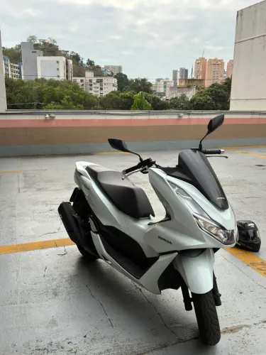 PCX ABS DLX 2024 branca