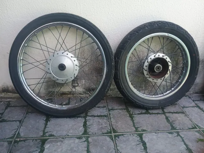 Pneus pra moto