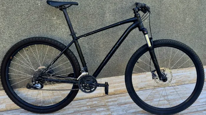 Bicicleta Specialized Rockhopper Shimano 9v