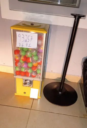 Máquina de vender bolinhas