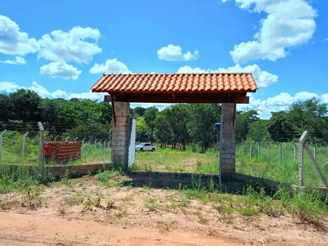 Vende-se chácara no Rochedo