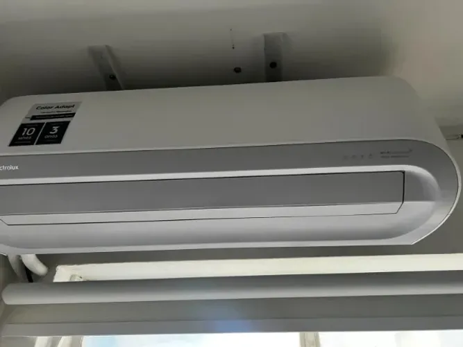 ? AR CONDICIONADO SPLIT ELECTROLUX COLOR ADAPT INVERTER - 24.000 BTUS ?
