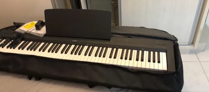 Piano P-145 Yamaha