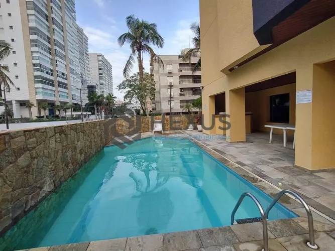 Cobertura duplex reformada com varanda vista mar e lazer na Praia da Enseada, Guaruja