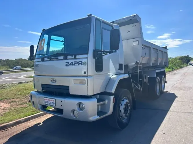 FORD CARGO 2428 6X2 CAÇAMBA BASCULANTE -ANO 2010