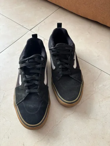 Vendeu tênis Vans 