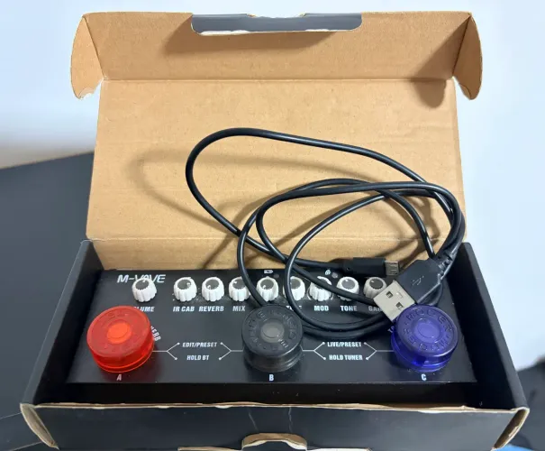 Pedal de Efeitos Cuvave Cube Baby