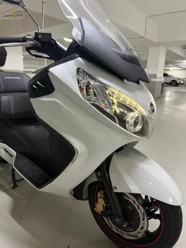 Dafra 400i Branca 2024 - Pronta para rodar 