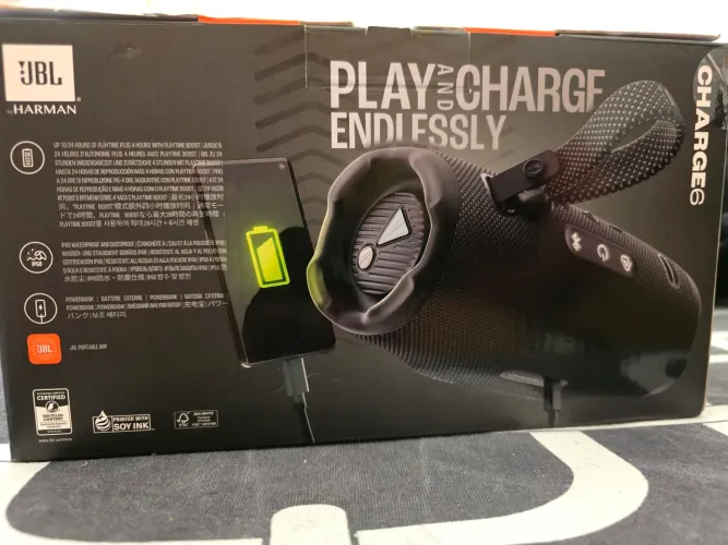 JBL Charge 6 preta - na garantia até março de 2027