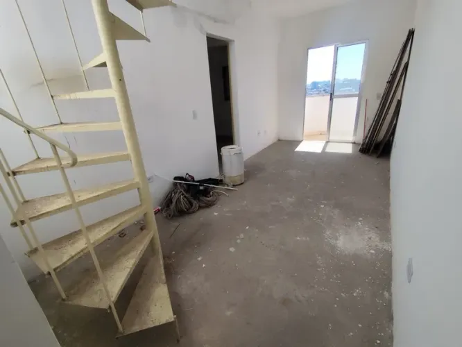 Oportunidade Única na Zona Sul: Apartamento Duplex com Cobertura Privativa!