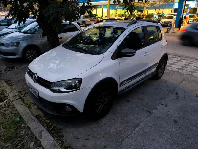 Volkswagen Crossfox 1.6 MI Total Flex 8V 5P 2012