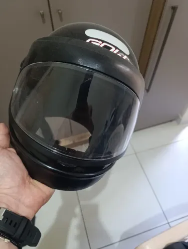 Capacete GOW Classic Fechado Preto com Viseira