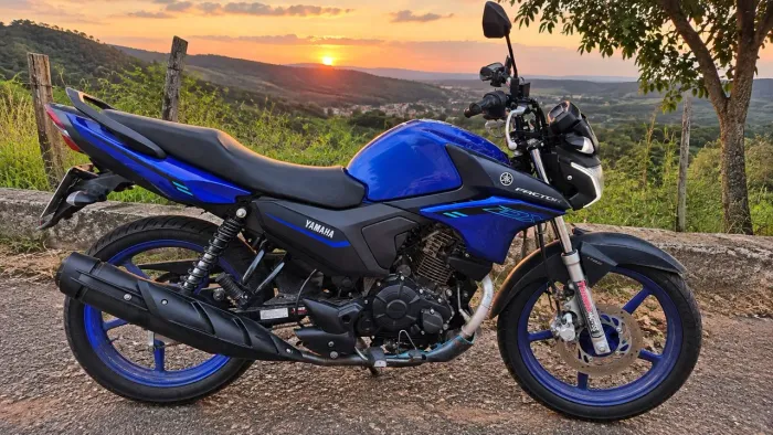 Vendo ou troco por moto no valor de R$9.000