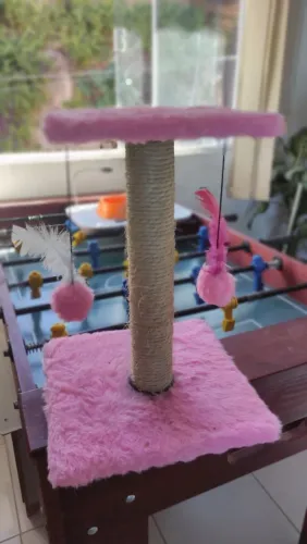 Arranhador gato rosa
