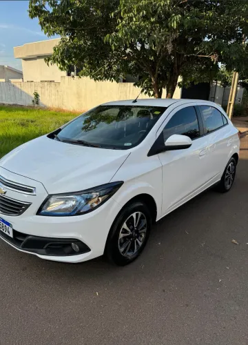 Chevrolet Onix Hatch LTZ 1.4 8V Flex Power Aut. 4P 2015