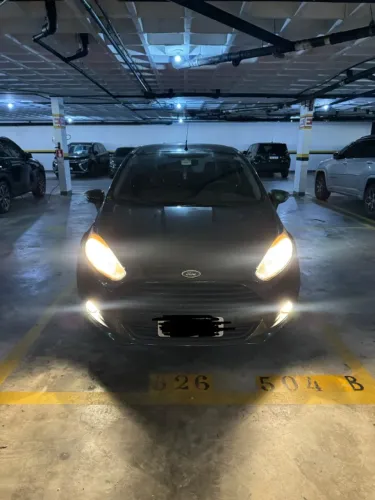 Ford Fiesta 1.6 16V Flex Aut. 5P 2015