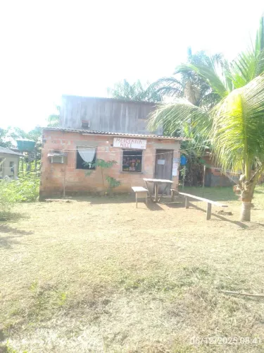 Vendo ou troco 1 casa de 2 piso com casa em Manaus a casa tá em reforma ...