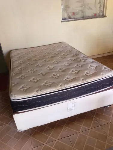Cama box casal molas