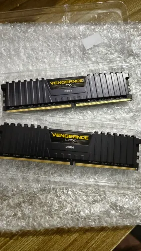 Memória RAM 64gb ddr4 (2x32gb) Corsair Vengeance