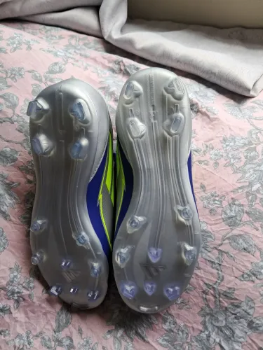 Chuteira adidas nova campo