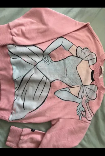 Moletom marca animê, colab Disney 