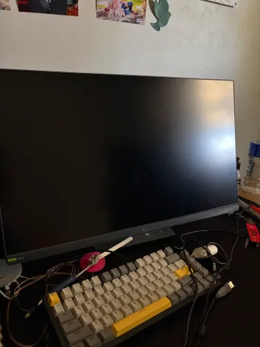 Monitor ROG Strix 2k - 180hz no plástico