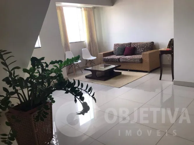 Cobertura à venda, 3 quartos, 1 suíte, 1 vaga, BRASIL - UBERLANDIA/MG