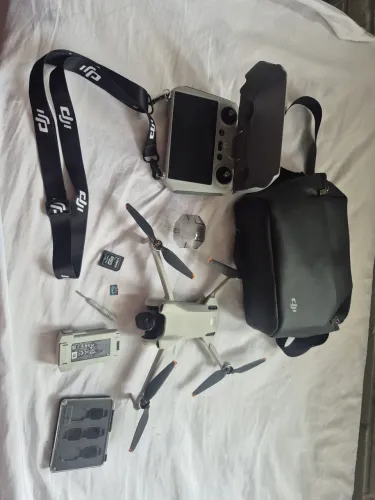 Drone dji mini 3 com tela