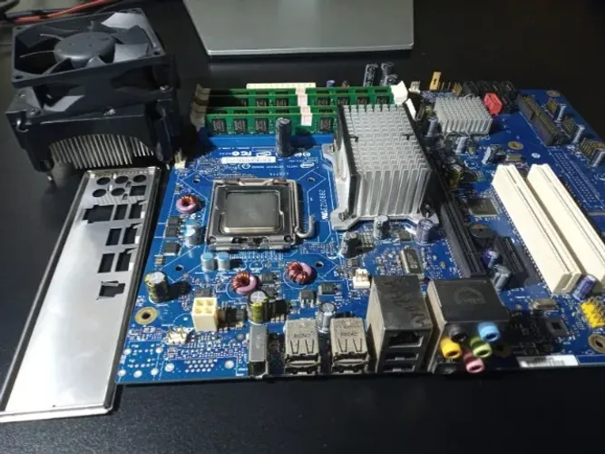 Kit Placa mãe 775 + CPU QuadCore + Ram (8GB)