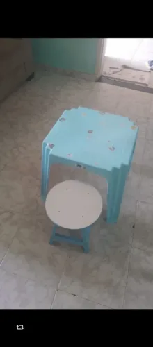Vendo mesa e banco para criança