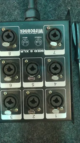 Medusa 8 vias 4XLR + 4 P10