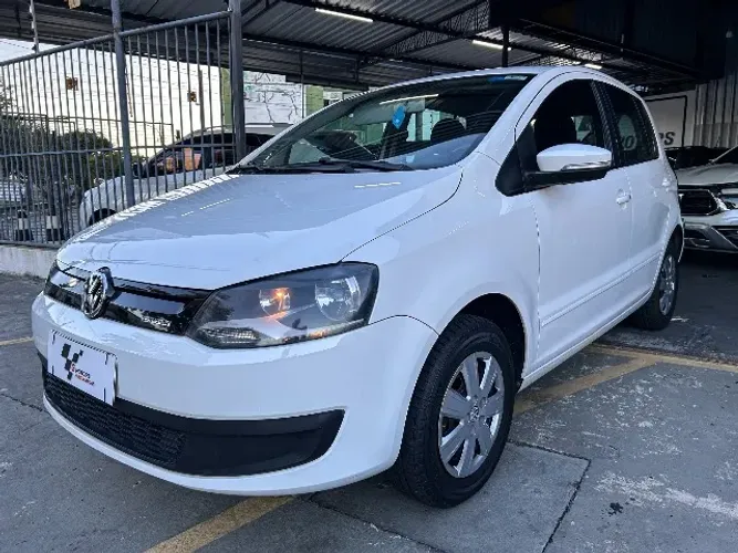 Volkswagen Fox Bluemotion 1.6 MI Total Flex 5P. 2013