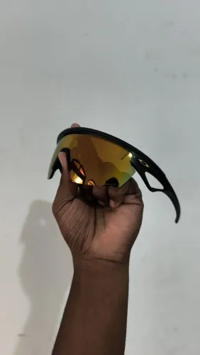 Oakley sphaera