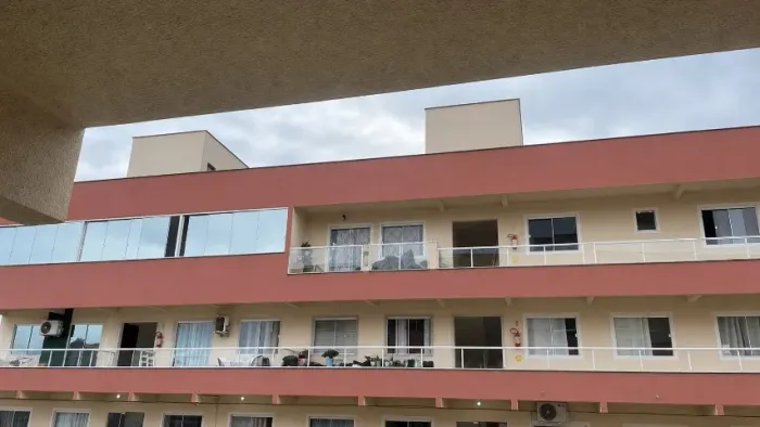 Alugo apartamento de dois quartos no Rio Vermelho