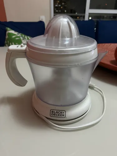 Espremedor de frutas black + Decker