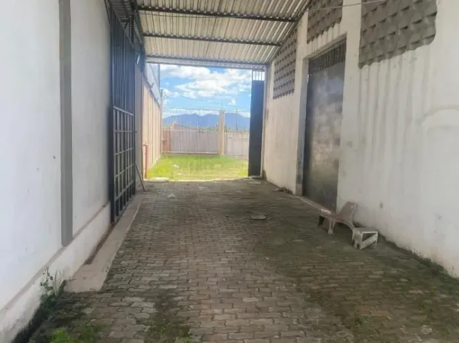 Vendo Galpão com empresa na Pacatuba ce