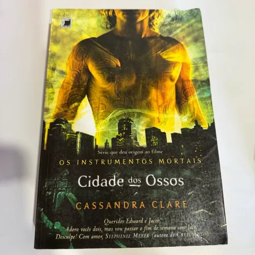 Os Instrumentos Mortais - Vol 1 - Cidade dos Ossos (ed. economica) autor Cassandra Clare