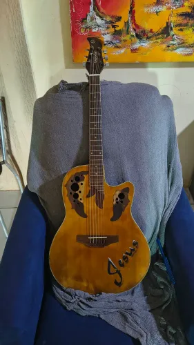 Violão Ovation Groovin