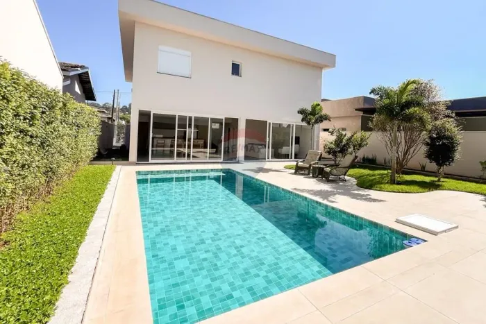 Casa Luxuosa com 5 dormitórios sendo 3 suítes - Condomínio Bosque dos Pires, Itatiba/SP