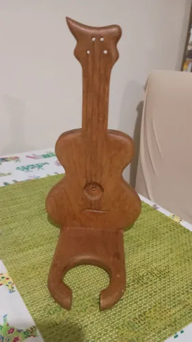 Suporte de Violão em Madeira.