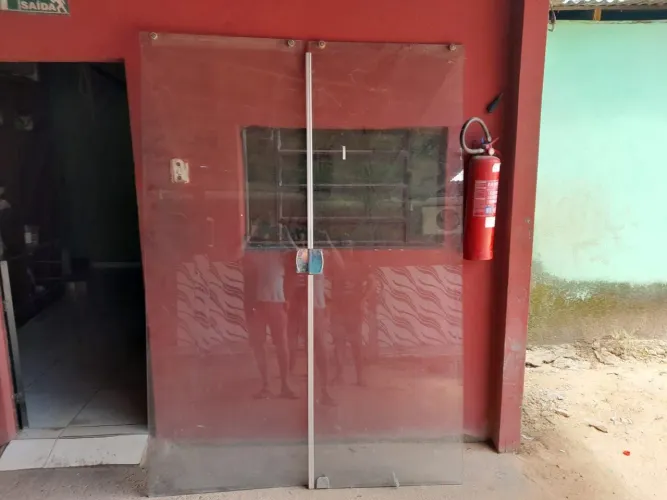 Porta em vidro temperado