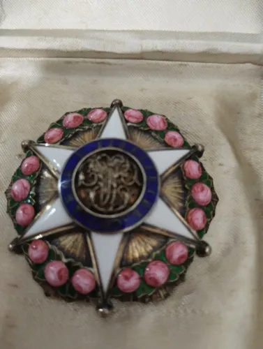 COMENDA EM PRATA DE LEI DA ORDEM IMPERIAL DA ROSA , PERFEITA E COM ESTOJO