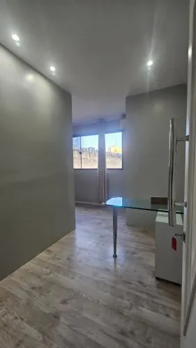 SALA COMERCIAL PARA ALUGAR EM NAZARÉ | ED. VILLAGE MILLENIUM