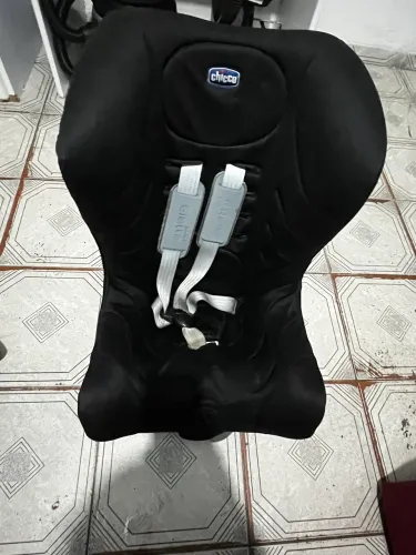 Carrinho de passeio, cadeirinha para carro e bebê conforto chicco