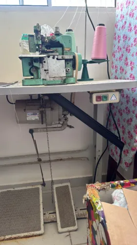 Maquina overloque semi industrial