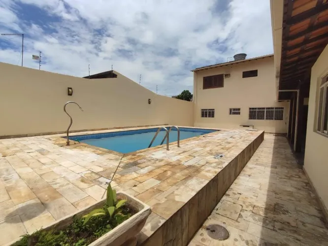 Casa com piscina e seis quartos à venda no bairro Jardim Arizona em Sete Lagoas - MG